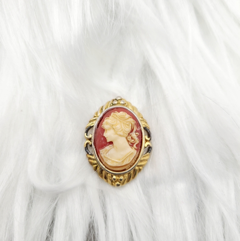 Vintage Gold-Tone Cameo Victorian Lady Pendant